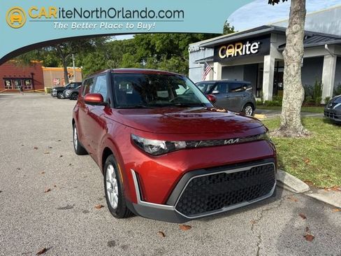 Used 2025 Kia Soul LX w/ LX Technology Package FWD image 1