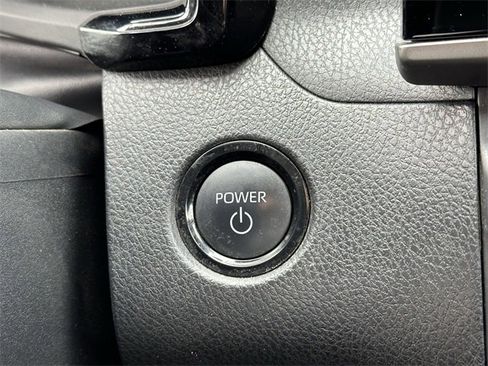 Used 2025 Toyota Camry SE image 23