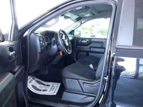 Used 2019 Chevrolet Silverado 1500 Custom w/ Custom Convenience Package AWD/4WD image 14