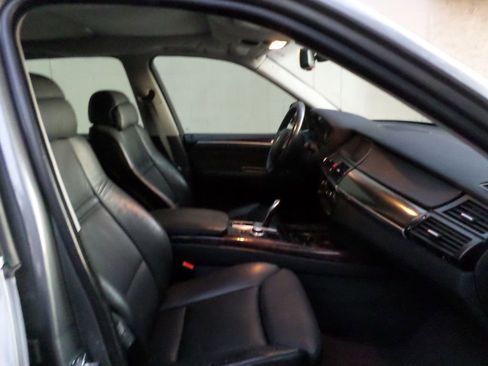 Used 2007 BMW X5 4.8i image 9