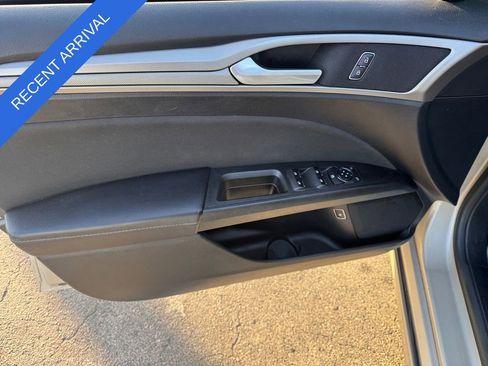 Used 2019 Ford Fusion SE image 22