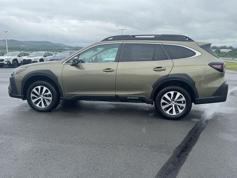 Used 2024 Subaru Outback Premium w/ Popular Package #1A AWD/4WD image 6
