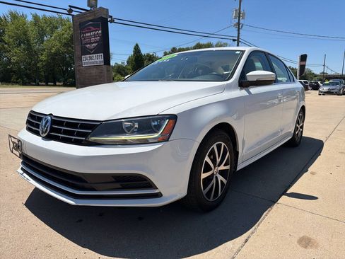 Used 2018 Volkswagen Jetta SE FWD image 1