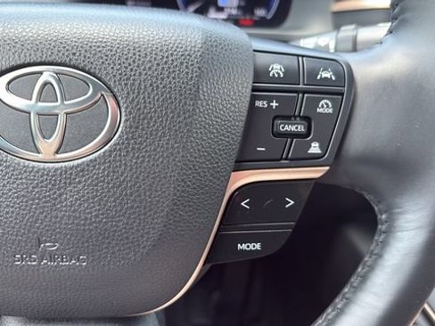 Used 2023 Toyota Crown AWD/4WD image 10