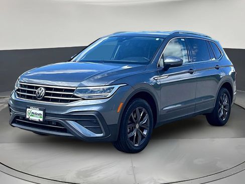 Used 2023 Volkswagen Tiguan SE AWD/4WD image 3