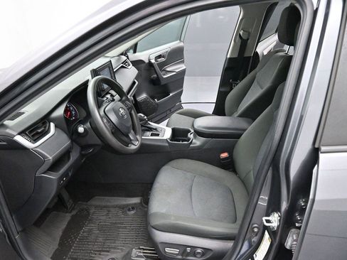 Used 2022 Toyota RAV4 XLE AWD/4WD image 11