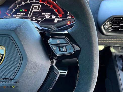 Used 2022 Lamborghini Huracan STO image 18