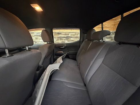 Used 2019 Toyota Tacoma TRD Sport AWD/4WD image 26