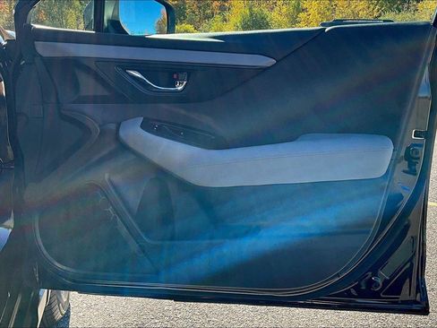 Used 2025 Subaru Outback Premium image 17