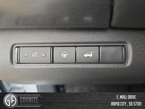 New 2025 Nissan Pathfinder SL image 30