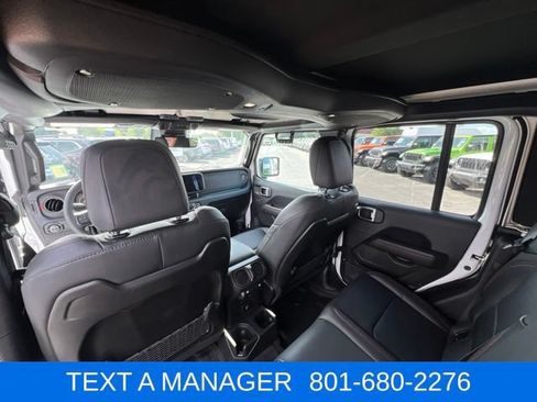 Used 2025 Jeep Gladiator Rubicon AWD/4WD image 29