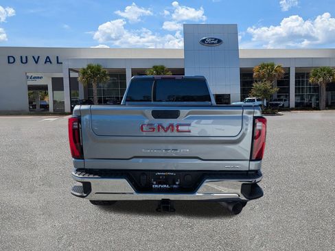 Used 2025 GMC Sierra 2500 SLT w/ SLT Convenience Package image 5