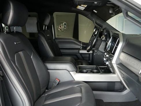 Used 2022 Ford F250 Platinum w/ FX4 Off-Road Package image 25