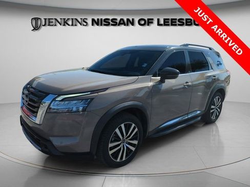 Certified 2023 Nissan Pathfinder Platinum image 14