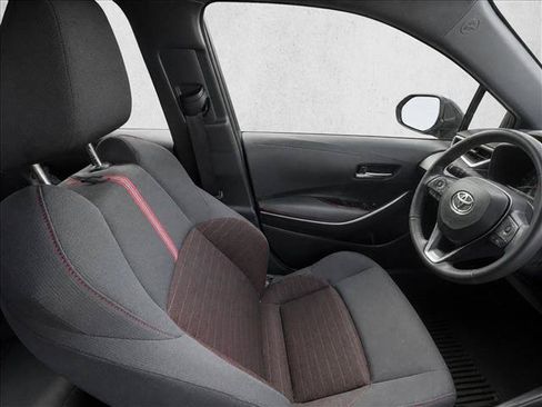 Used 2023 Toyota Corolla SE w/ SE Package FWD image 16