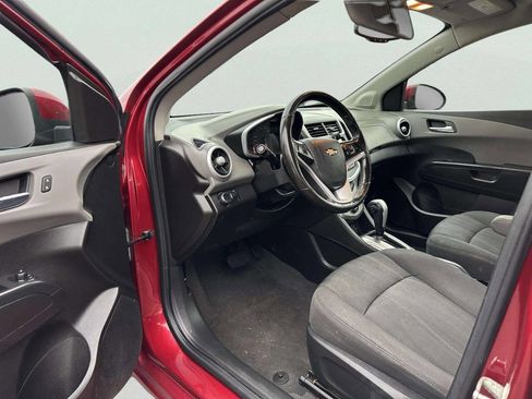 Used 2017 Chevrolet Sonic LT w/ Convenience Package image 13