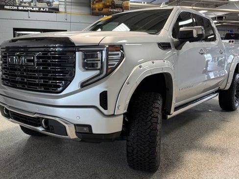 Used 2022 GMC Sierra 1500 Denali Ultimate AWD/4WD image 3