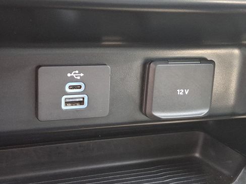 Certified 2025 Ford F250 XLT AWD/4WD image 24