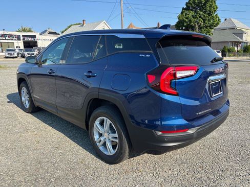 Used 2023 GMC Terrain SLE w/ LPO, Floor Liner Package AWD/4WD image 7
