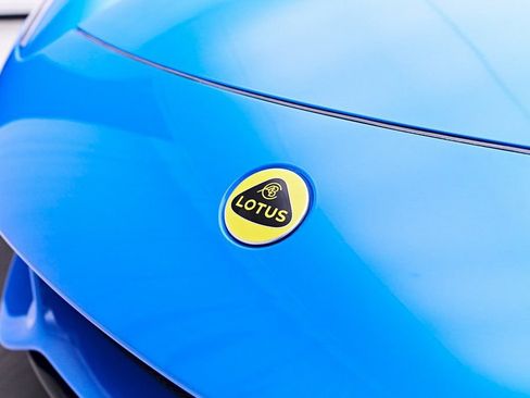 Used 2025 Lotus Emira RWD image 18