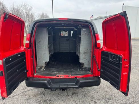 Used 2023 GMC Savana 3500 w/ Driver Convenience Package image 9