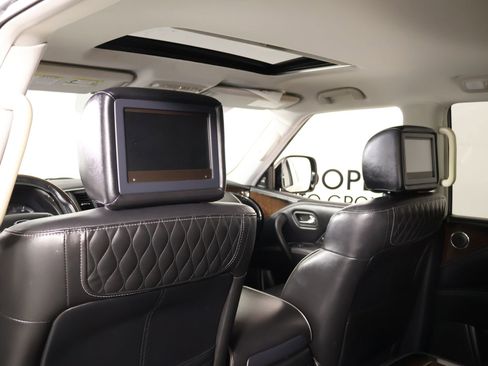 Used 2019 INFINITI QX80 Luxe w/ 22" Wheel Package AWD/4WD image 3