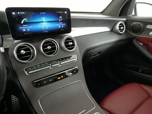 Used 2022 Mercedes-Benz GLC 300 4MATIC image 39