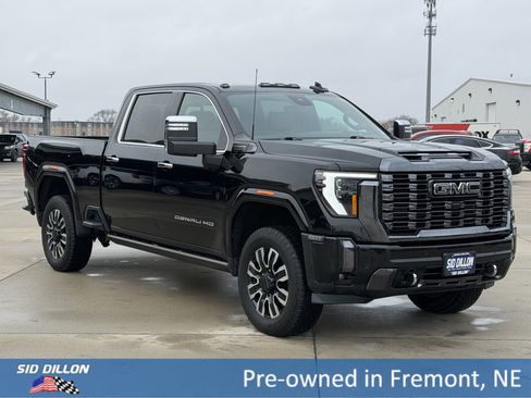 Used 2024 GMC Sierra 2500 Denali Ultimate w/ Max Trailering Package image 2