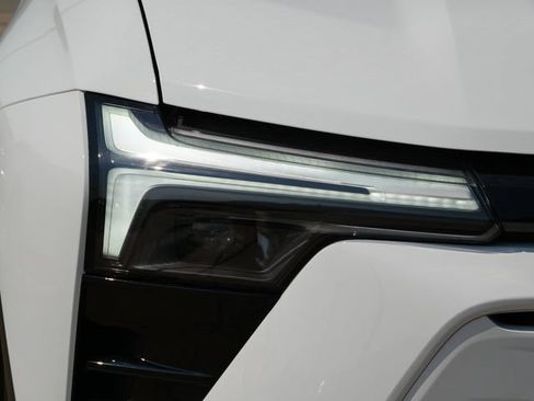 Used 2024 Chevrolet Blazer EV LT AWD/4WD image 9