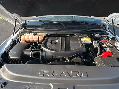 Used 2025 RAM 1500 Big Horn AWD/4WD image 33