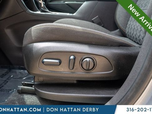 Used 2024 Chevrolet Equinox LT FWD image 18