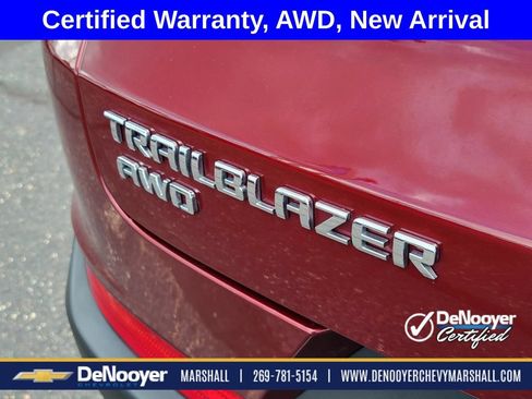 Used 2025 Chevrolet TrailBlazer LT AWD/4WD image 25