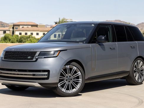 Used 2023 Land Rover Range Rover SE AWD/4WD image 2