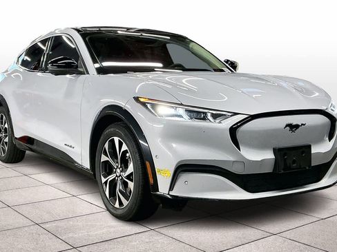 Used 2021 Ford Mustang Mach-E Premium image 2