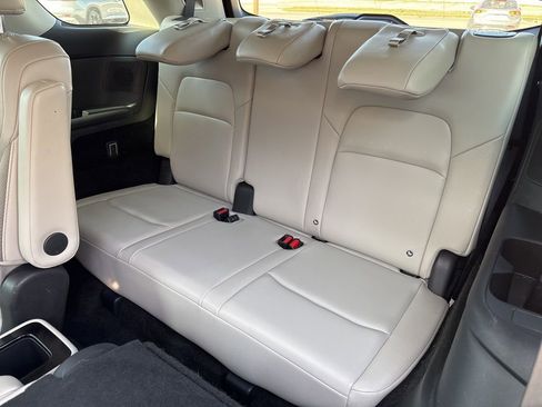 Used 2022 Nissan Pathfinder SL w/ SL Premium Package FWD image 11