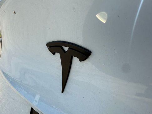 Used 2023 Tesla Model Y Long Range AWD/4WD image 11