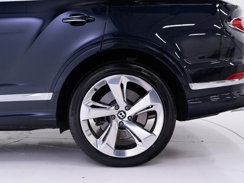 Certified 2021 Bentley Bentayga image 44