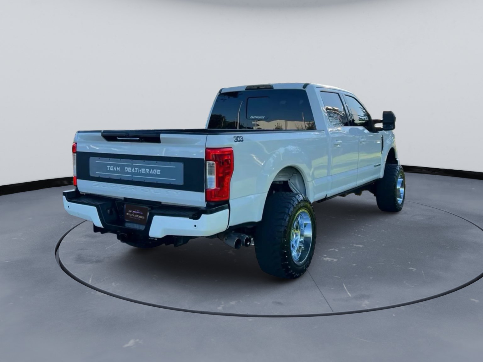 Used 2019 Ford F250 Lariat w/ Lariat Value Package AWD/4WD image 3