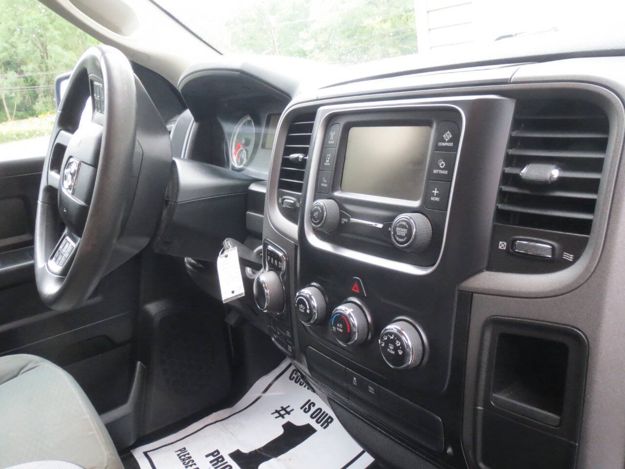 Used 2018 RAM 1500 Express w/ Black Ram 1500 Express Group AWD/4WD image 10