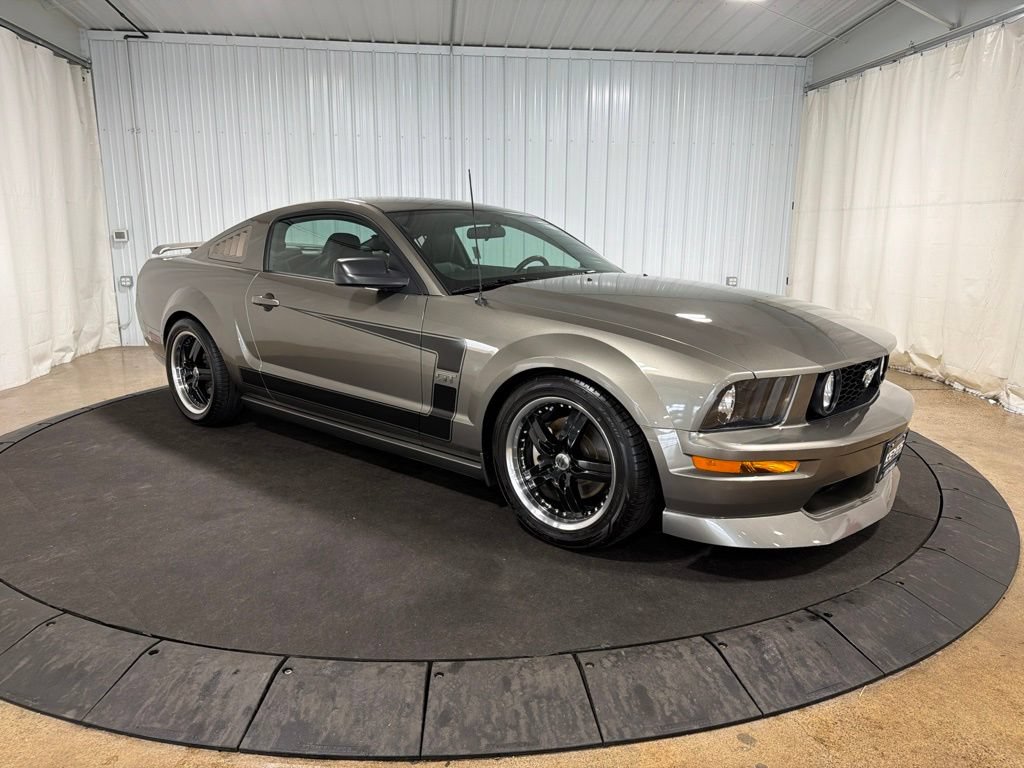 Used 2005 Ford Mustang GT RWD image 11