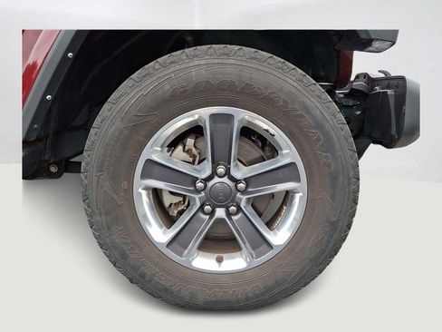 Used 2021 Jeep Wrangler Unlimited Sahara AWD/4WD image 9