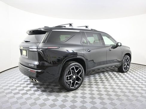 Used 2025 Chevrolet Traverse High Country w/ LPO, Floor Liner Package AWD/4WD image 6