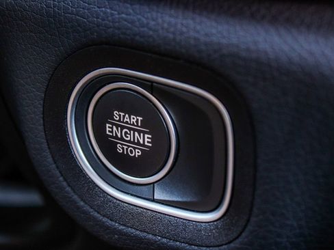 Used 2025 Mercedes-Benz GLE 450e 4MATIC w/ AMG Line Interior image 32
