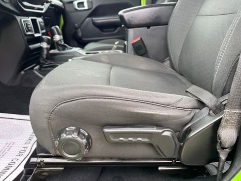 Used 2018 Jeep Wrangler Unlimited Sport AWD/4WD image 9