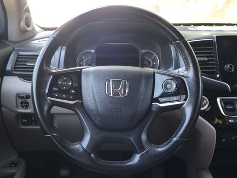 Used 2019 Honda Pilot Touring image 18