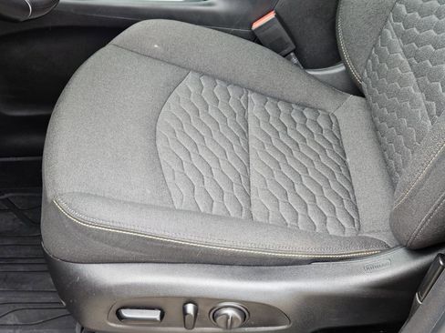 Used 2021 Chevrolet Equinox LT FWD image 29