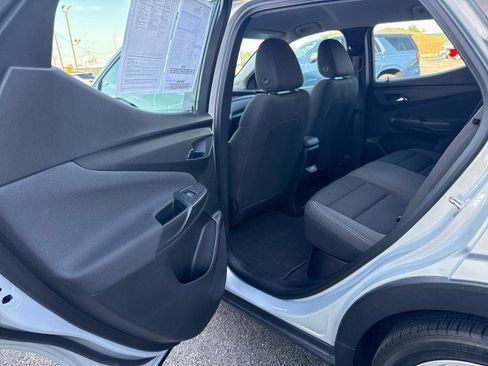 Used 2023 Chevrolet Bolt EUV LT w/ Comfort Package FWD image 24