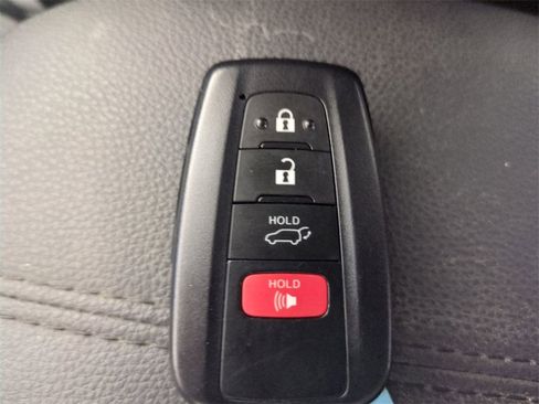 Used 2023 Toyota RAV4 XLE Premium image 37