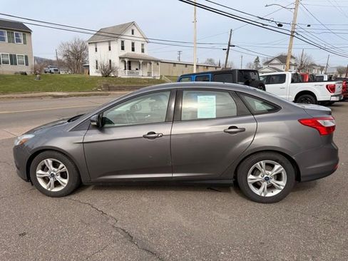 Used 2014 Ford Focus SE image 9