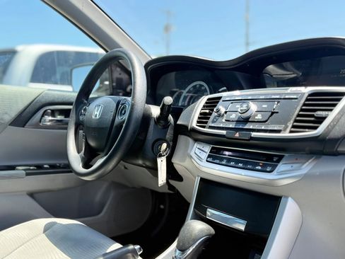 Used 2015 Honda Accord LX image 37